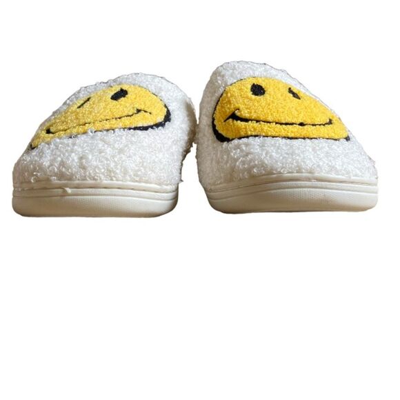 NEW Molatin Fuzzy Smiley Face Slippers Size W 10.5-11 M 9-10 Emoji Loungewear - Picture 9 of 15